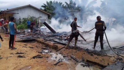 16 Unit Mess Karyawan PT SAP Sanggau Ludes Terbakar, Diduga Akibat Korsleting Listrik