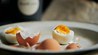 Panduan Waktu Merebus Telur Sesuai Tingkat Kematangan (3–15 Menit)