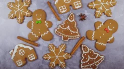 "Cari tahu 5 roti khas Natal paling legendaris di dunia yang selalu ditunggu. Dari Panettone Italia hingga Stollen Jerman, hadirkan aroma tradisi di rumah Anda."