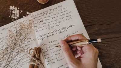 "Hilangkan kecemasan hari Minggu dengan 5 rutinitas akhir pekan ini. Tips sederhana agar Senin lebih siap, produktif, dan bebas stres. Baca selengkapnya."