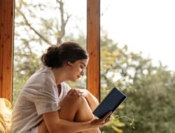 Meluruskan Salah Kaprah Tentang Makna Slow Living: Bukan Sekadar Bermalas-malasan