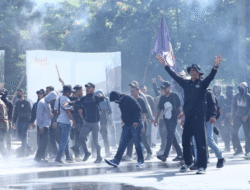 Saksikan Simulasi Pengamanan Unjuk Rasa, Wali Kota Edi Kamtono Apresiasi Kesiapsiagaan Polresta Pontianak