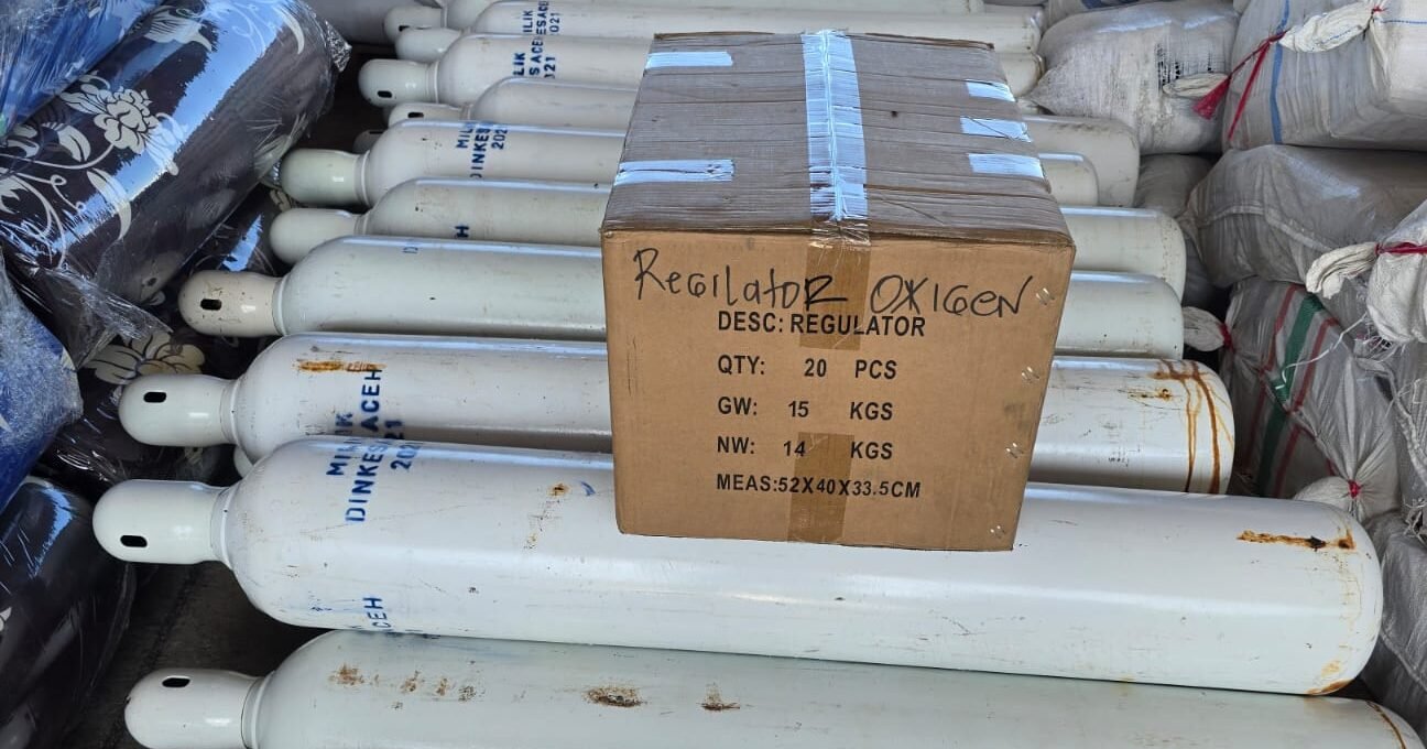 Bantuan berupa 20 tabung oksigen dikirim dengan pesawat melalui Lanud Sultan Iskandar Muda, Aceh (Dok: HO/Faktakalbar.id)