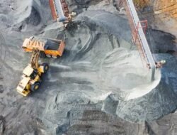 Warga Penyelimau Demo PT MJM Tuntut Uang Debu