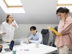 Mental Aman, Karir Nyaman: 5 Tanda Lingkungan Kerja Toxic yang Harus Segera Ditinggalkan