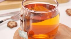 7 Manfaat Minum Teh Hangat: Relaksasi Hingga Jantung Sehat