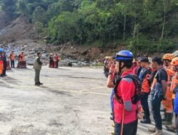 Jalan Nasional Putus Total, BNPB Dampingi Perbaikan Akses dan Pencarian Korban di Sumbar