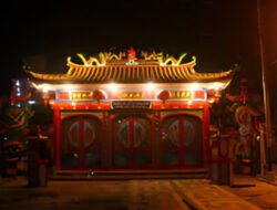 Menikmati Liburan di Pantai Tanjung Bajau dan Kawasan Pecinan Singkawang