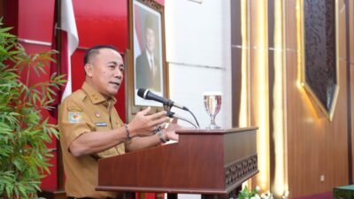 Wakil Gubernur Kalimantan Barat, Krisantus Kurniawan, saat Rapat Paripurna persetujuan Raperda perubahan bentuk hukum Jamkrida di DPRD Kalbar, Selasa (9/12/2025).