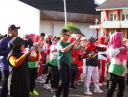 Peringati Hari Ibu, Edi Kamtono Ajak Ribuan Emak-emak Goyang Sehat di Halaman Museum