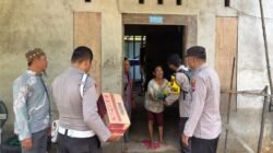 "Warga Dusun Nelayan, Desa Alur Bandung, Teluk Batang menerima bantuan beras dan mi instan usai terdampak banjir rob. Penyaluran dilakukan secara door to door."