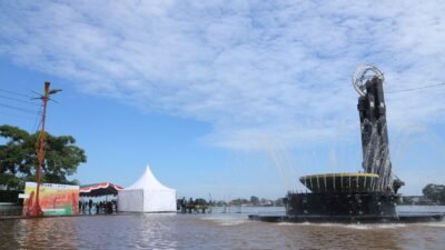 "Wali Kota Pontianak Edi Kamtono imbau warga waspada banjir rob dan cuaca ekstrem. Pasang laut diprediksi memuncak pagi hari, drainase wajib dibersihkan. "