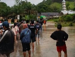 Sungai Betung Meluap, Jalur Singkawang-Bengkayang Alami Kemacetan Panjang