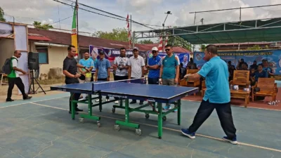 "Sebanyak 75 pelajar ikuti Kejuaraan Tenis Meja Kapolsek Jongkat Cup 2026 se-Kabupaten Mempawah. Ajang ini digelar untuk mengalihkan generasi muda dari dampak negatif medsos."