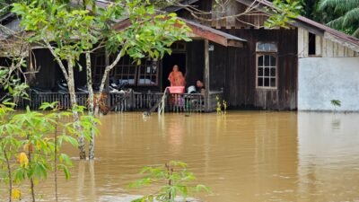 Banjir merendam Desa Sukaraja, Kecamatan Sepaku, Kabupaten Penajam Paser Utara, Provinsi Kalimantan Timur (11/1) sumber foto BPBD Kabupaten Penajam Paser Utara.