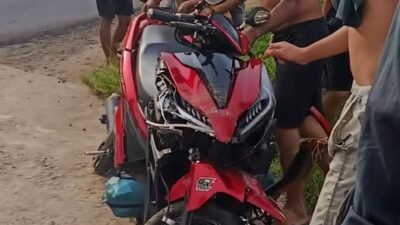 Kondisi sepeda motor Honda Vario yang mengalami kecelakaan tunggal di Desa Tebang Benua, Kecamatan Tayan Hilir, Kabupaten Sanggau, Rabu (28/1).
