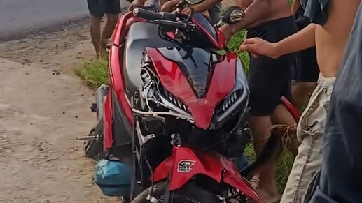Kondisi sepeda motor Honda Vario yang mengalami kecelakaan tunggal di Desa Tebang Benua, Kecamatan Tayan Hilir, Kabupaten Sanggau, Rabu (28/1).