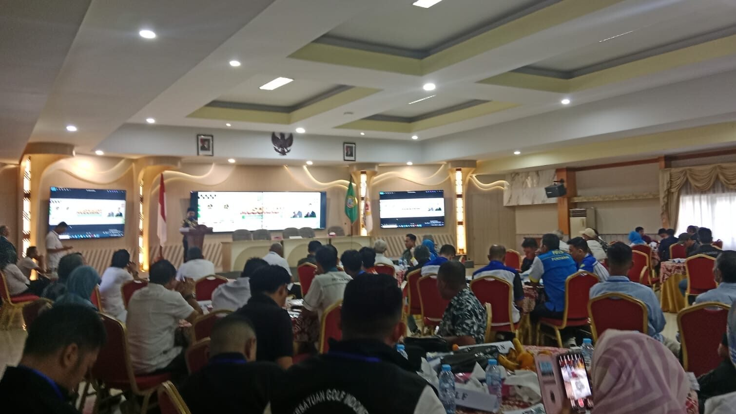 Kuasa hukum Dedet Gunawan meminta KONI Kalbar menunda SK Kepengurusan KONI Kota Pontianak 2025-2029 akibat dugaan pelanggaran AD/ART dalam pelaksanaan MUSORKOT.