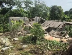 Cuaca Ekstrem dan Angin Kencang Terjang Purwakarta dan Tulungagung, Puluhan Rumah Rusak