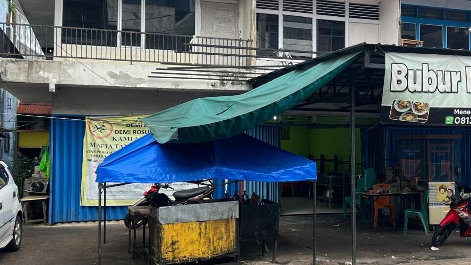 Tampak bangunan ruko di kawasan Jalan Ketapang, Pontianak, yang menjadi objek sengketa kepemilikan.