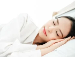 Bukan Mitos, Ini Alasan Kenapa Tidur Cukup Bikin Kamu Lebih Bahagia Besok Pagi