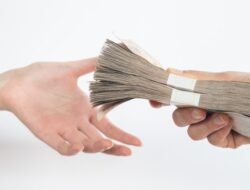 Memahami Aturan Wajib Nafkah: Bedah UU Perkawinan dan Dampaknya Bagi Keseimbangan Keluarga