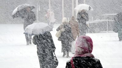 Ilustrasi - Badai salju dahsyat hantam Amerika Serikat. Ribuan penerbangan batal dan ratusan ribu warga hidup tanpa listrik. Trump tetapkan status darurat. (Dok. Ist)