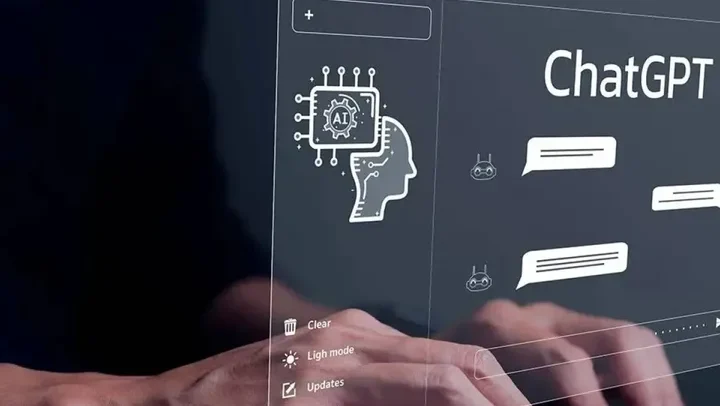 "Sering curhat ke ChatGPT atau Gemini? Waspadai risiko privasi di baliknya. Percakapan Anda bisa disimpan, dilatih ulang, bahkan dibaca peninjau manusia."