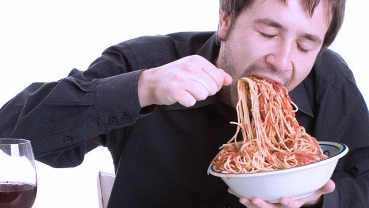 "• Sering makan kilat kurang dari 5 menit? Waspadai 7 bahaya makan terlalu cepat, mulai dari gangguan pencernaan, obesitas, hingga risiko diabetes tipe 2."