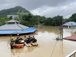 Banjir Rendam Jalan Pak Tangkir Entikong, Akses Warga Terganggu