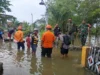 Banjir Rendam 500 Hektare Sawah di Indramayu, Petugas Pantau Desa Kertawinangun
