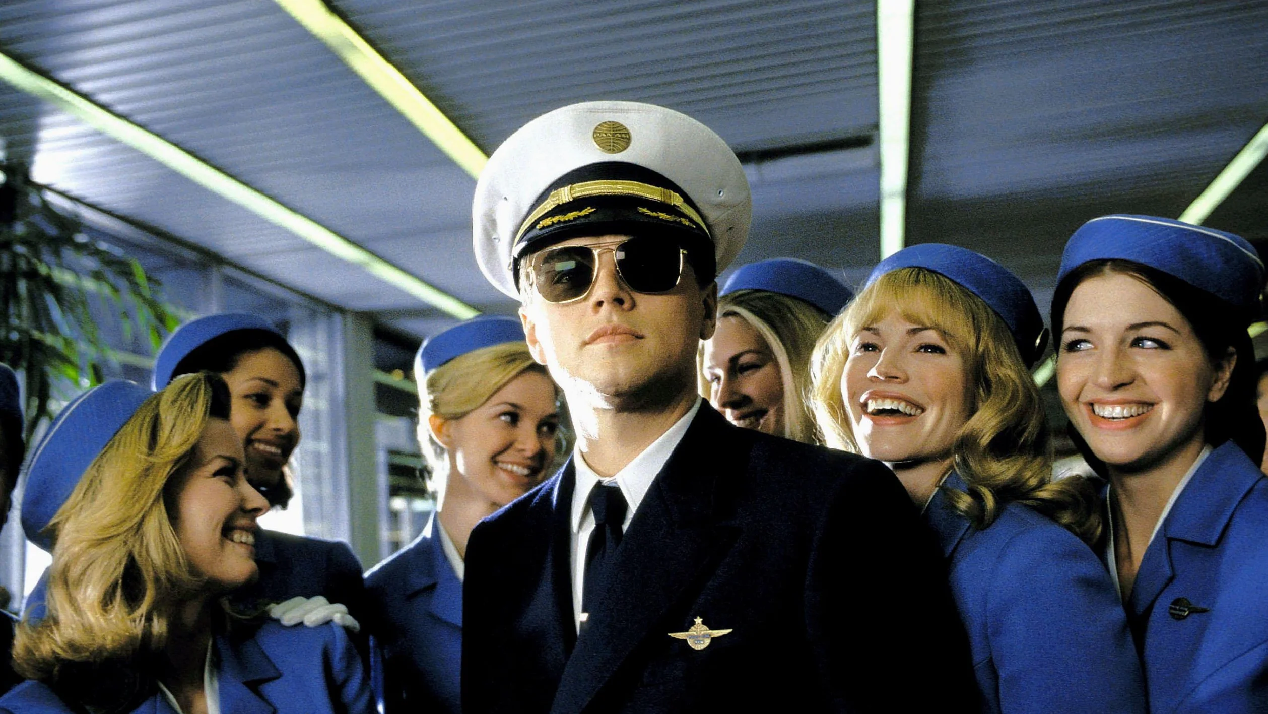 "Simak rekomendasi 4 film tentang penipuan uang dan investasi bodong, mulai dari The Wolf of Wall Street hingga The Tinder Swindler. Hiburan seru sekaligus edukasi finansial."