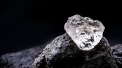 Peneliti mengungkap asal usul berlian. Batuan mulia ini naik ke permukaan bumi berkat dorongan gas CO2 dalam struktur vulkanik kimberlit. (Dok: Monisha Melwani Jewelry)