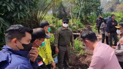 Pimpin Penyegelan Lahan di Punggur Kecil, Bupati Sujiwo: Karhutla Bukan Persoalan Sepele