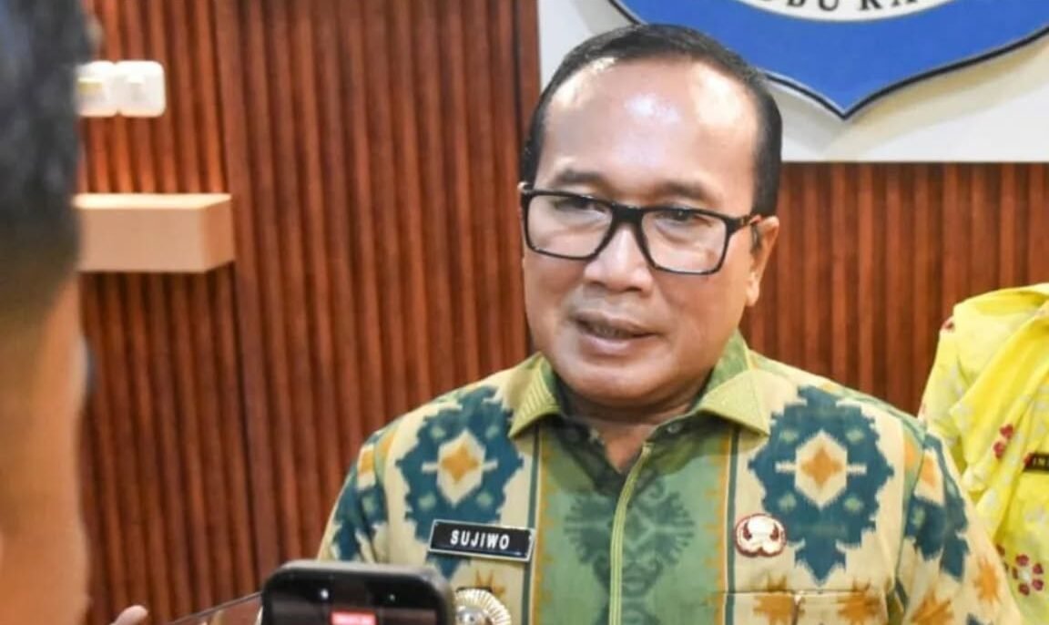 "Sujiwo menyatakan bahwa lonjakan harga di tingkat pengecer telah memicu keresahan warga. (Dok. @prokopimkuburaya)"