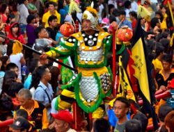 Pesona Wisata Kalimantan Barat: Sungai Terpanjang dan Khatulistiwa