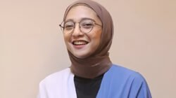 Ramai isu Chiki Fawzi dituduh nebeng haji oleh Dahnil Simanjuntak usai pencoretan petugas haji 2026. Benarkah tuduhan itu personal? (Dok. Ist)