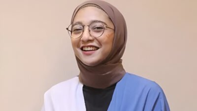 Ramai isu Chiki Fawzi dituduh nebeng haji oleh Dahnil Simanjuntak usai pencoretan petugas haji 2026. Benarkah tuduhan itu personal? (Dok. Ist)