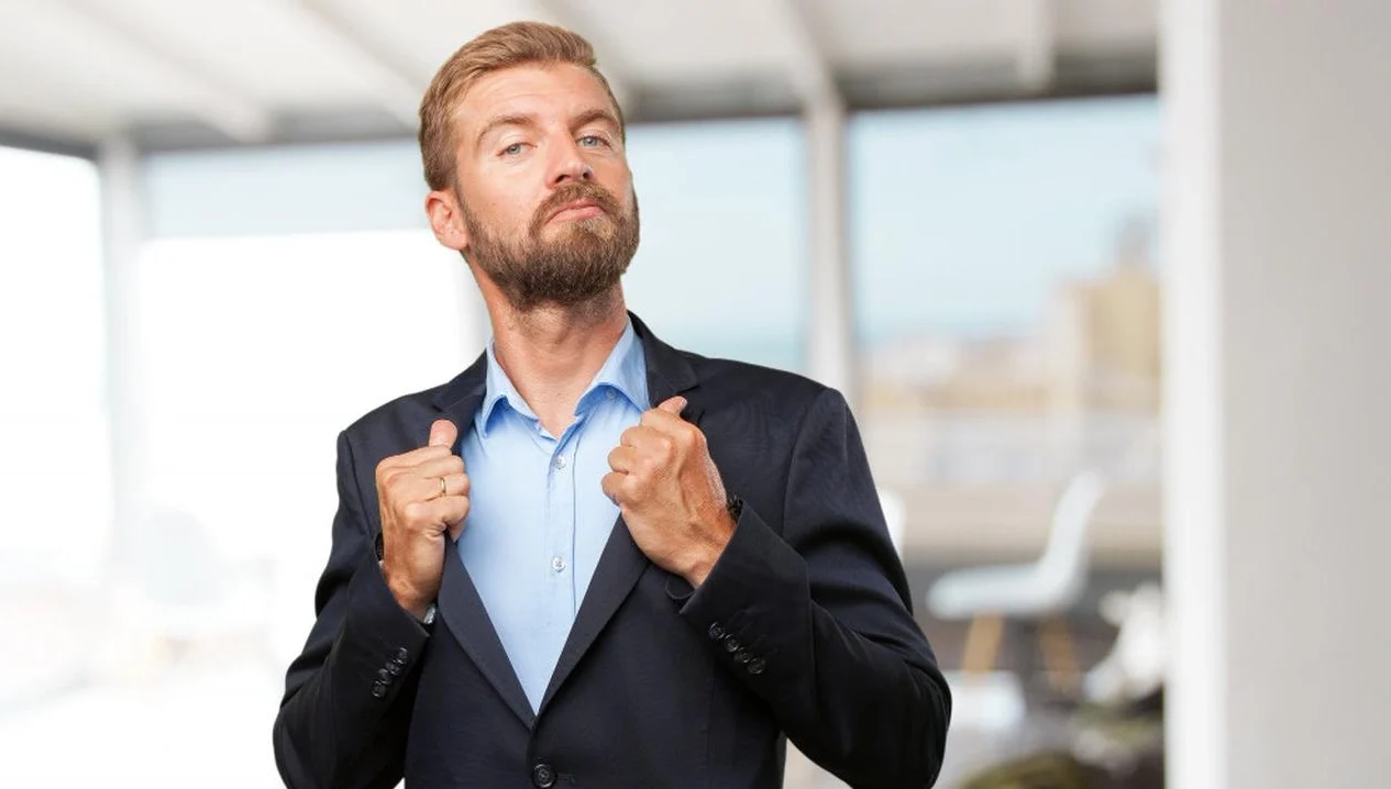 "Apakah kamu atau temanmu mengidap NPD? Simak 6 ciri Narcissistic Personality Disorder berdasarkan DSM-5 dan riset ilmiah, mulai dari kurang empati hingga haus validasi."