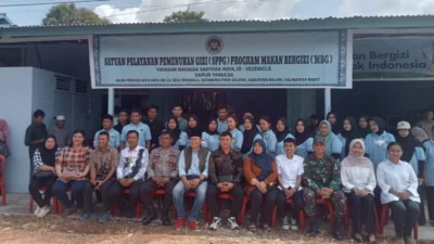 "Peluncuran Dapur MBG Manggala di Pinoh Selatan, Melawi, resmi dimulai. Pemerintah tekankan disiplin SOP dan kualitas gizi demi target Generasi Emas 2045."