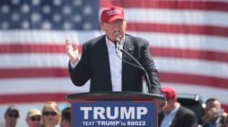 Donald Trump menaikkan tarif impor 10% bagi 8 negara Eropa untuk paksa penjualan Greenland. Uni Eropa siapkan balasan tarif senilai €93 miliar. (Dok: Wikipedia)