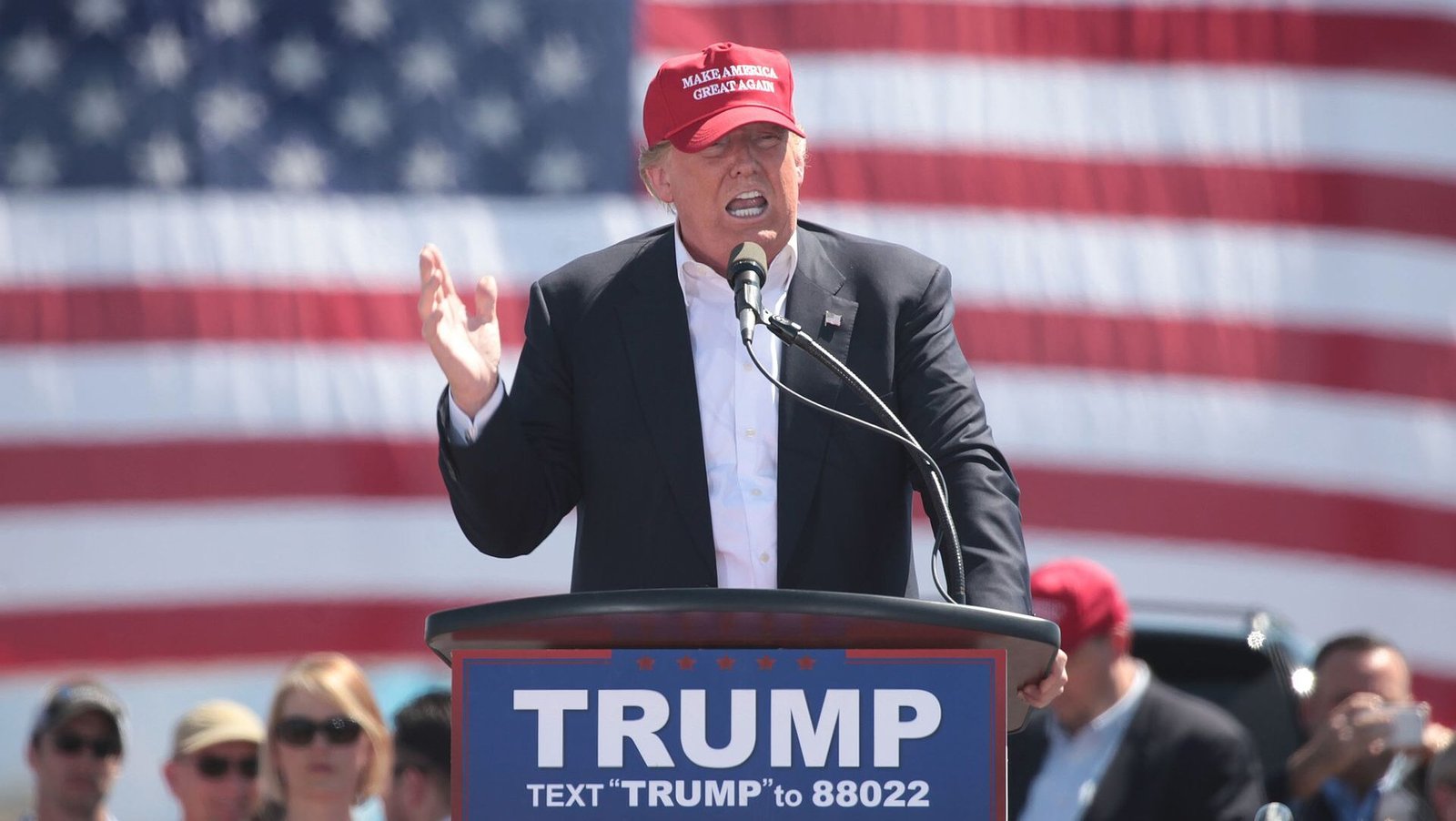 Donald Trump menaikkan tarif impor 10% bagi 8 negara Eropa untuk paksa penjualan Greenland. Uni Eropa siapkan balasan tarif senilai €93 miliar. (Dok: Wikipedia)