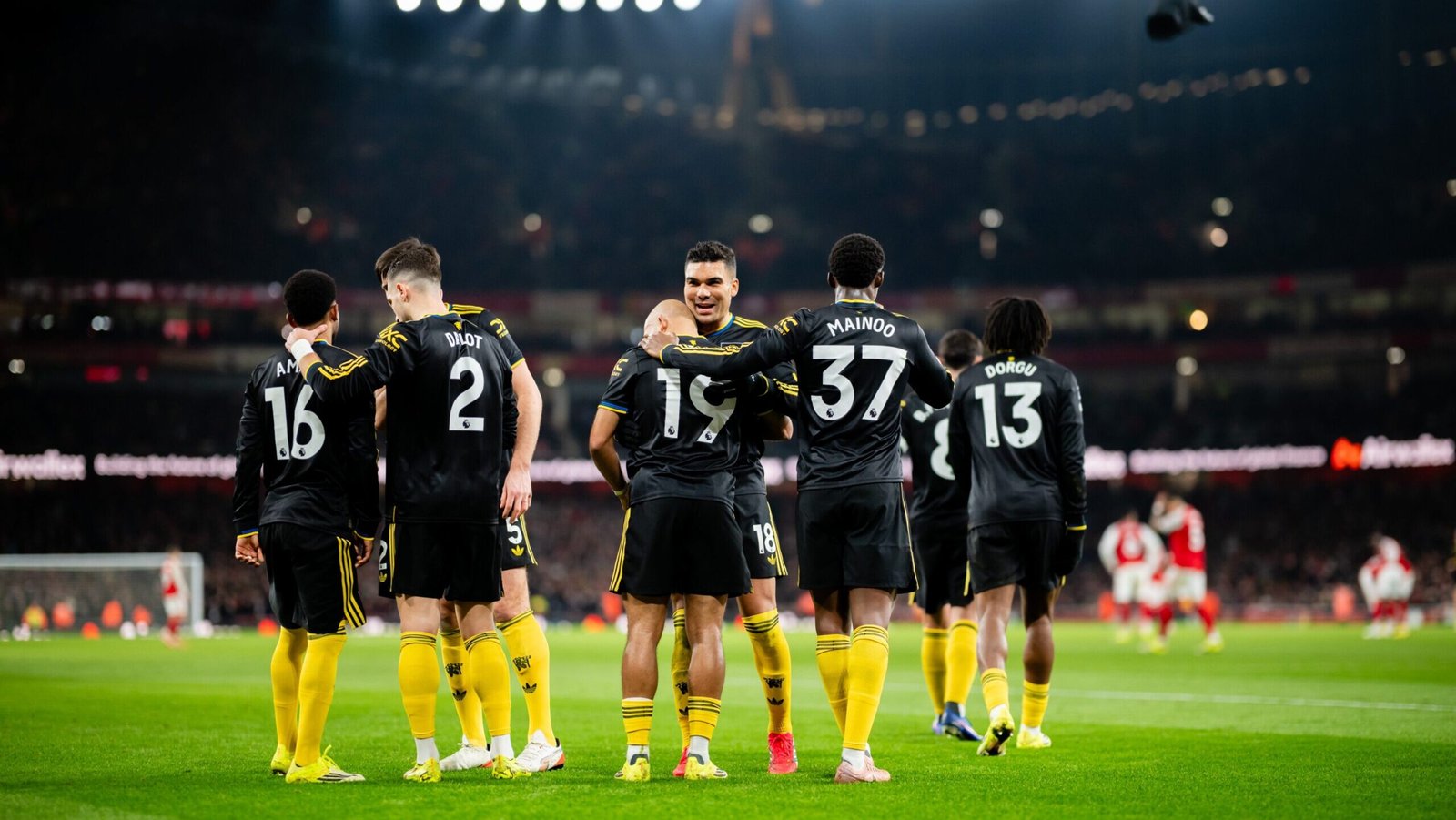 MU Bungkam Arsenal 3-2 di Emirates