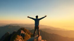 Ilustrasi - Kabar baik, orang Indonesia kini makin panjang umur. Namun, waspada penurunan imun tubuh yang mengundang penyakit seperti cacar api. (Dok. Ist)