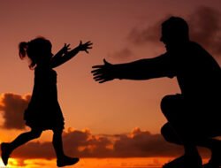 7 Warisan Genetik Ayah ke Anak, Termasuk Kesehatan Mental