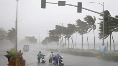 Ilustrasi - BMKG Kalbar rilis peringatan dini cuaca Kalbar 10-12 Januari 2026. Ketapang status Siaga hujan lebat. (Dok. Ist)