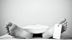 Ilustrasi - Warga Tanjung Mempawah Hilir geger. Mereka menemukan mayat Agusdan, seorang petani, di dalam kamarnya. Polisi lakukan olah TKP. (Dok. Ist)