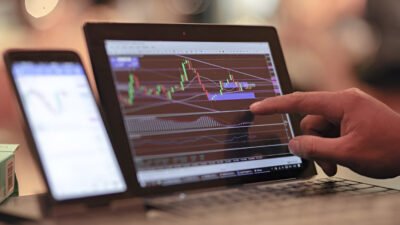 Ilustrasi - Investor asing masuk ke pasar saham Indonesia dengan dana Rp 2 triliun di awal 2026. Saham BRI dan Antam jadi favorit. (Dok. Ist)