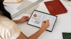 Ilustrasi - Pengguna iPad bisa kerja lebih cepat dengan fitur Notion seperti Widget, Web Clipper, dan AI Meeting Notes. Simak cara optimalkannya. (Dok. Ist)