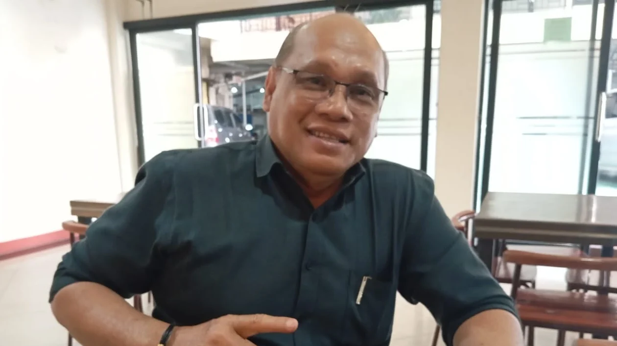 "Ismet Syah soroti kinerja Bea Cukai Kalbar terkait dugaan ekspor rotan ilegal bermodus dokumen kelapa. Ia mendesak transparansi dan penindakan tegas oknum terlibat. "